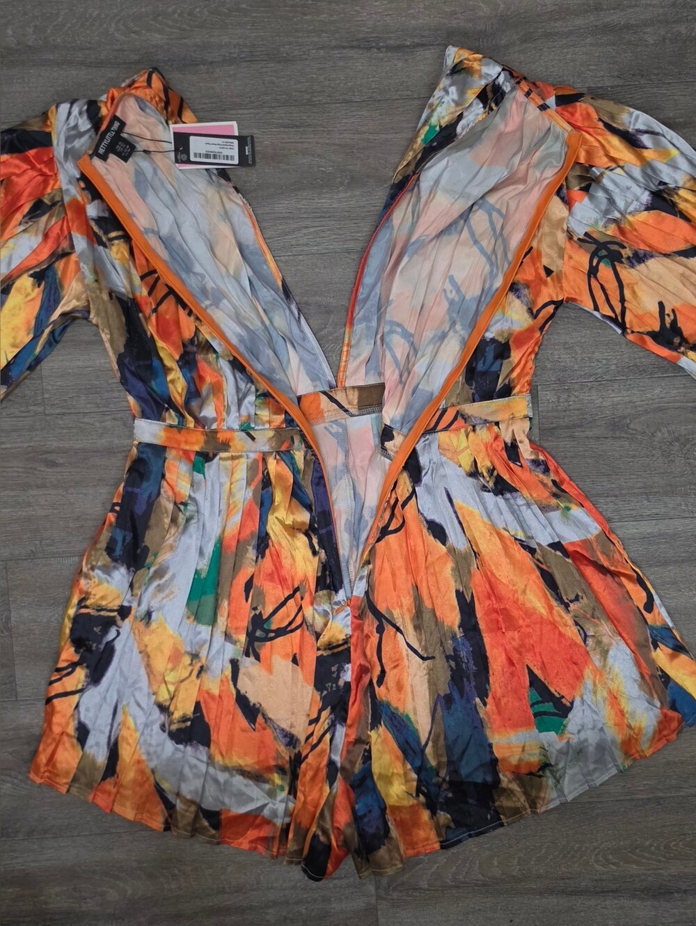 PrettyLittleThing Multicolored V-Neck Pleated Romper-Size 10 *NWT* - Picture 7 of 7